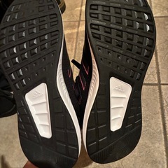 未使用に近い。adidasレディース25センチスニーカーの画像