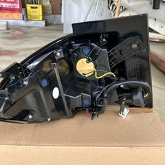 オデッセイハイブリッド
 RC4 前期 右テール 新品未使用品の画像