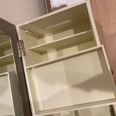 棚　化粧品等の画像