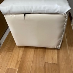 収納ボックス（ソファー）の画像
