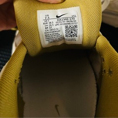 ①　NIKEエアマックスWORLD WIDEの画像