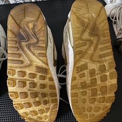 ①　NIKEエアマックスWORLD WIDEの画像