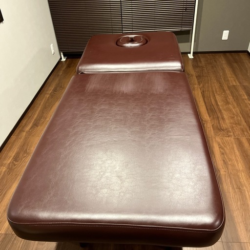 手動昇降式マッサージベッド