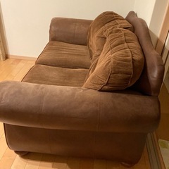 茶系輸入雑貨ソファの画像