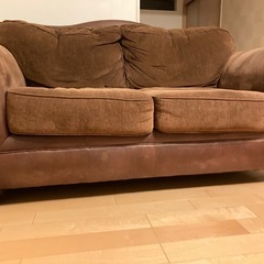 茶系輸入雑貨ソファの画像