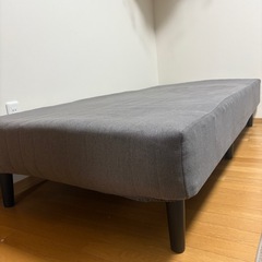 マットレス脚付シングルベッドの画像