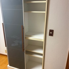 食器棚　ガラス扉の画像