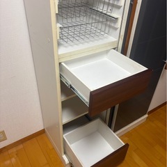 食器棚　ガラス扉の画像