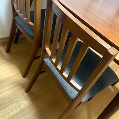4人掛けダイニングテーブルセットの画像