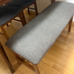 4人掛けダイニングテーブルセットの画像