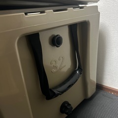 バンケル　クーラーボックス　YETIの画像