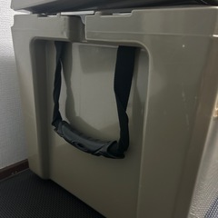 バンケル　クーラーボックス　YETIの画像