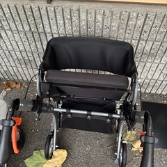 PIPIBEAR 歩行器 シルバーカー 車椅子の画像