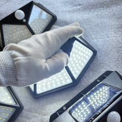 新品　6個セット　ソーラー式　自動点灯100LEDライト　防水　屋外照明 LEDライプ　　の画像