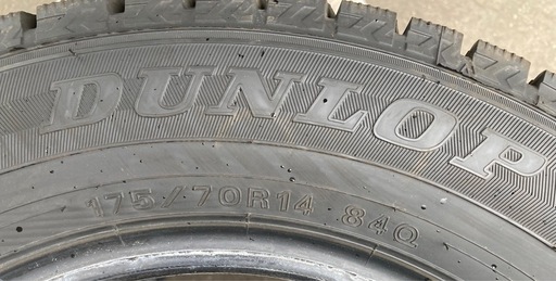 【商談中】DUNLOP 175/70R14 25年製　冬タイヤ　バリ溝