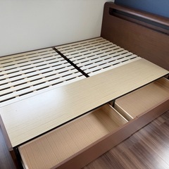 ニトリ　ダブルベッドフレーム　引き出しタイプの画像