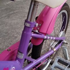 子供（女の子）用自転車　補助輪付の画像