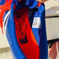 adidasの画像
