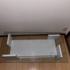 ガラステーブルの画像