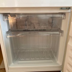ユーイング 冷凍冷蔵庫 UR-F110H  110L 2016年せい製の画像