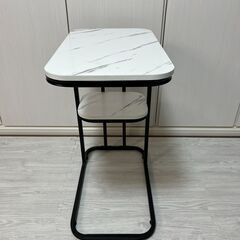 【中古】大理石調サイドテーブル（ソファ横・ノートPC・ドリンク置きに便利）の画像