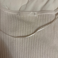 GU トップスの画像