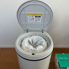 消臭おむつポットの画像
