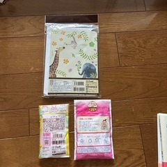 手足型アルバム✴︎母乳パット✴︎骨盤ウエストサポーター✴︎妊娠&出産　本2冊の画像