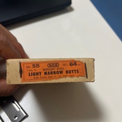 協同金属工業株式会社製の「LIGHT NARROW BUTTS」（薄口軽量丁番）の画像