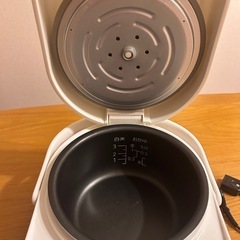 電子ジャー炊飯器　3合炊きの画像