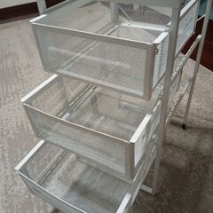 小物用引き出しの画像