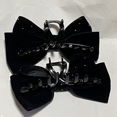 ✨さりげないラインストーンが光る！ダブルリボンヘアアクセサリー✨【新品未使用】の画像