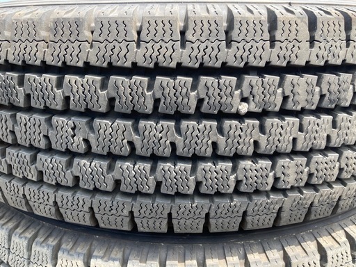 TOYO TIRES 195/80R15 24年製　冬タイヤ