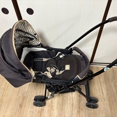 Combi ベビーカー
の画像