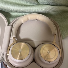 Bang&Olufsen ブルートゥースヘッドホンの画像
