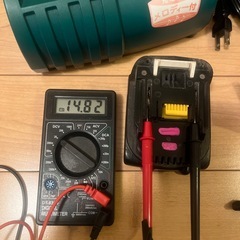 マキタ　バッテリーと充電器（本体おまけ）の画像