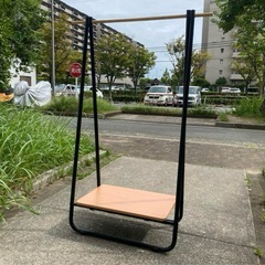 ハンガーラックの画像