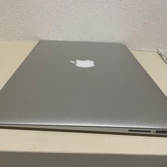 10/9まで　Apple MacBook Air 2015 純正アダプタ+HDMI変換コネクタ付きの画像