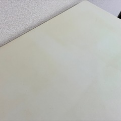 白　テーブル•机•作業台の画像