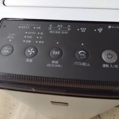 定価5万　2019年極上美品　シャープ　プラズマクラスター搭載　空気清浄機　加湿器　空気清浄器の画像