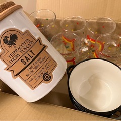 かわいい　食器たちの画像