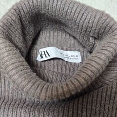 ZARA ザラ ハイネック ロングニットノースリーブ ロングベスト ほうじ茶色の画像