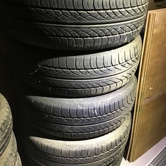車のタイヤ205/65R15の画像