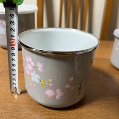 ホーローキャニスター（中）新品　宇野千代の画像