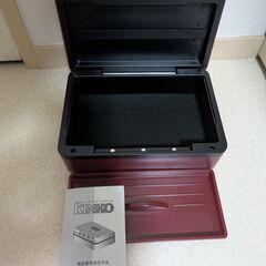 プラスチック製金庫の画像