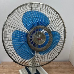 昭和レトロ扇風機
の画像