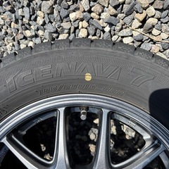 GOODYEAR ICE NAVI 7 185/65R15 スタッドレス 4本セット ホイール付き（新型アクア使用）の画像