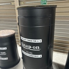 スナップオン　テーブル　椅子2脚　セット　ドラム缶型の画像