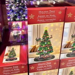 コストコクリスマス　回るクリスマスツリーの画像
