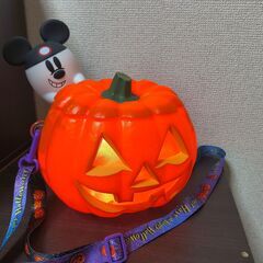 ディズニー×ハロウィン 光るカボチャのポップコーンバケットの画像